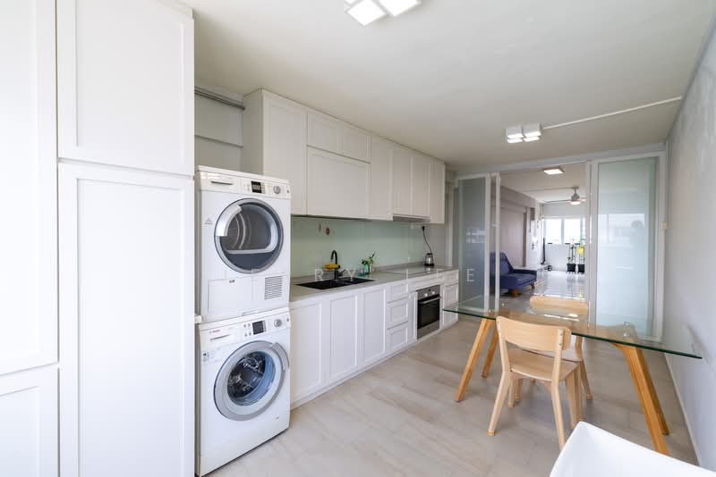 218 Ang Mo Kio Avenue 1 HDB Flat For Sale at S$ 580,000 | PropertyGuru Singapore - Kitchen