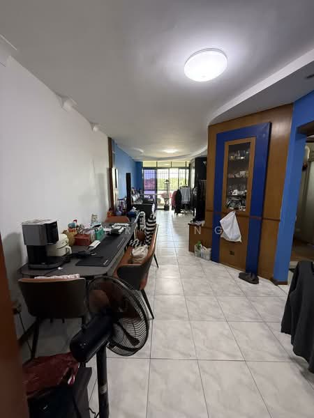 464 Choa Chu Kang Avenue 4, 464 Choa Chu Kang Avenue 4, 3 Bedrooms, 1,323 sqft, HDB Flat For Sale, by Chris Ng, 500058468 - Living Room - PropertyGuru.com.sg