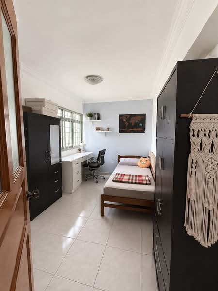 464 Choa Chu Kang Avenue 4, 464 Choa Chu Kang Avenue 4, 3 Bedrooms, 1,323 sqft, HDB Flat For Sale, by Chris Ng, 500058468 - Bedroom 1 - PropertyGuru.com.sg