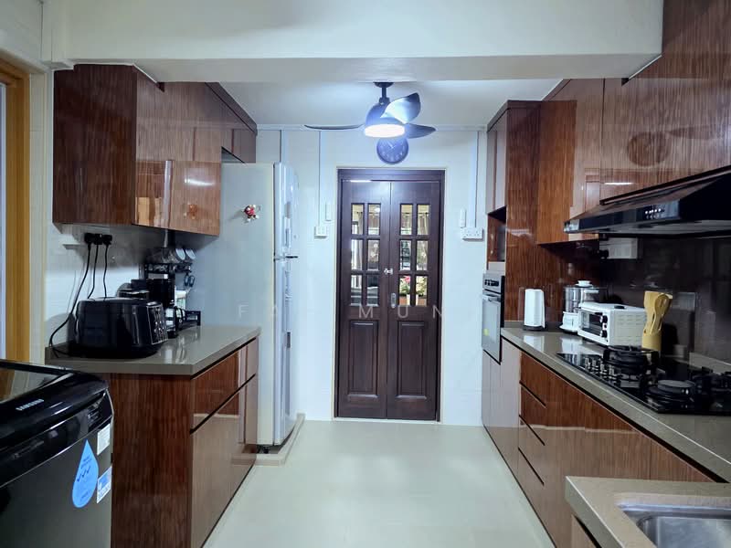 232 Lorong 8 Toa Payoh HDB Flat For Sale at S$ 388,000 | PropertyGuru Singapore