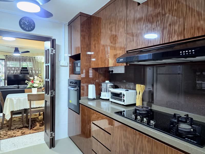 232 Lorong 8 Toa Payoh HDB Flat For Sale at S$ 388,000 | PropertyGuru Singapore