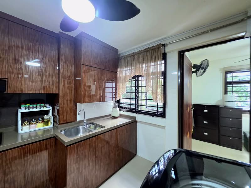 232 Lorong 8 Toa Payoh HDB Flat For Sale at S$ 388,000 | PropertyGuru Singapore