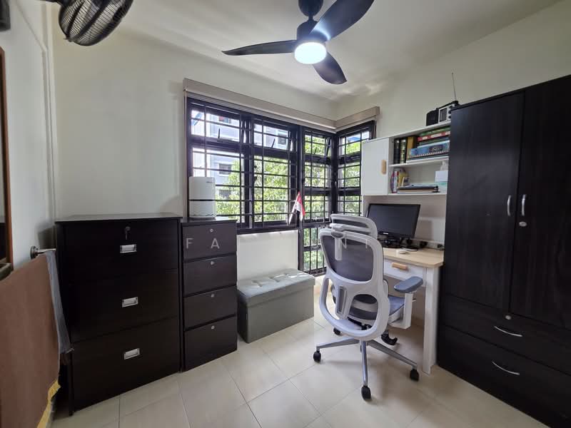 232 Lorong 8 Toa Payoh HDB Flat For Sale at S$ 388,000 | PropertyGuru Singapore