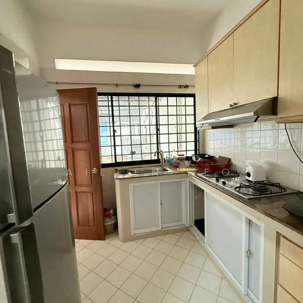 Bedok terrace for Rent, , 3 Bedrooms, 2,500 sqft, Terraced House For Rent, by Aileen Yeo, 500058492 - Kitchen - PropertyGuru.com.sg