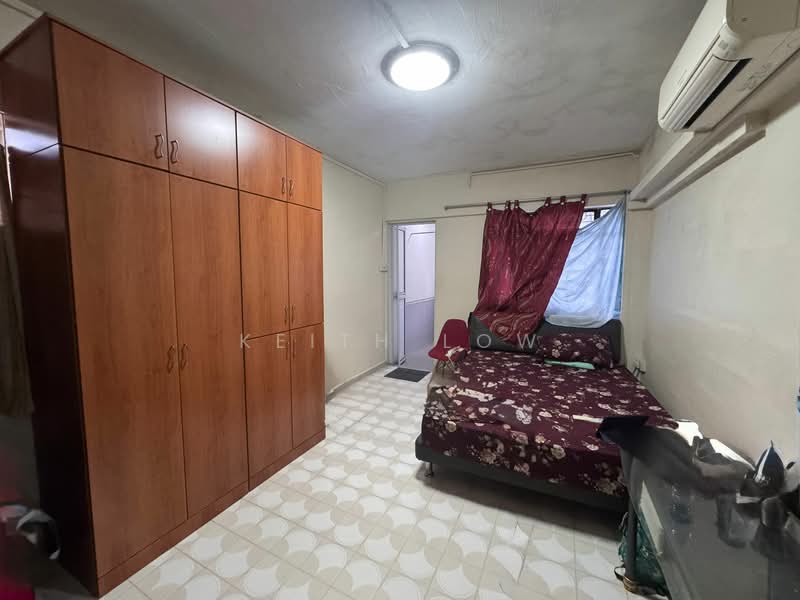 906 Tampines Avenue 4 HDB Flat For Sale at S$ 658,000 | PropertyGuru Singapore - Bedroom