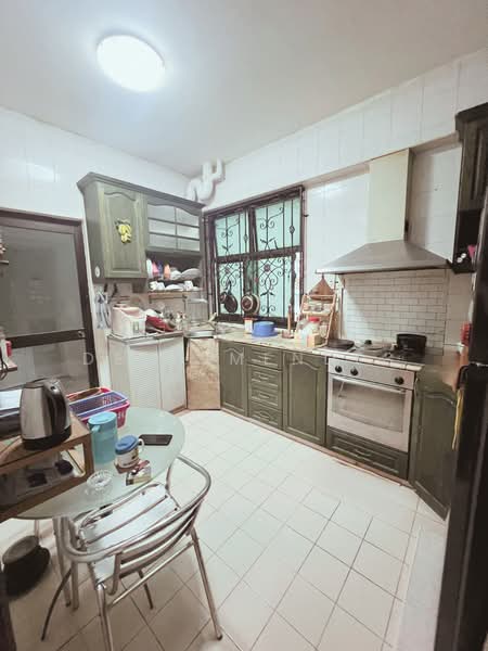 297C Choa Chu Kang Avenue 2 HDB Flat For Sale at S$ 500,000 | PropertyGuru Singapore - Kitchen