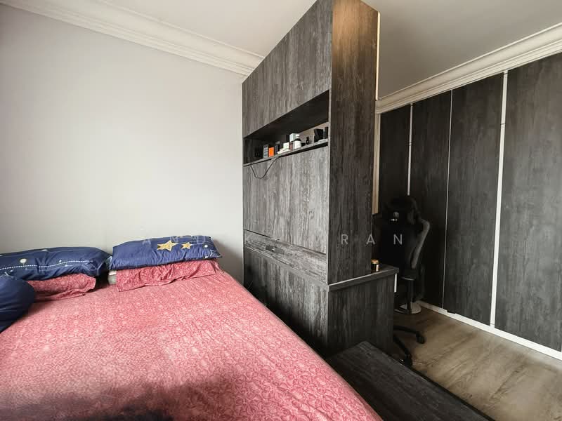 101 Pasir Ris Street 12 HDB Flat For Sale at S$ 900,000 | PropertyGuru Singapore - Bedroom