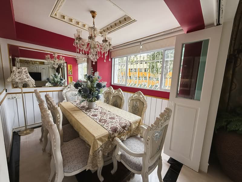 101 Pasir Ris Street 12 HDB Flat For Sale at S$ 900,000 | PropertyGuru Singapore - Dining Room