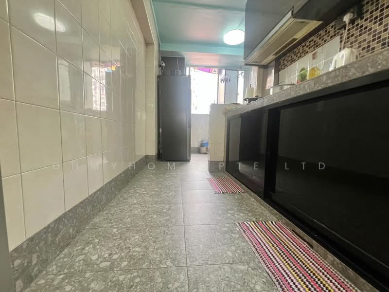 37 Circuit Road HDB Flat For Sale at S$ 355,000 | PropertyGuru Singapore - Kitchen