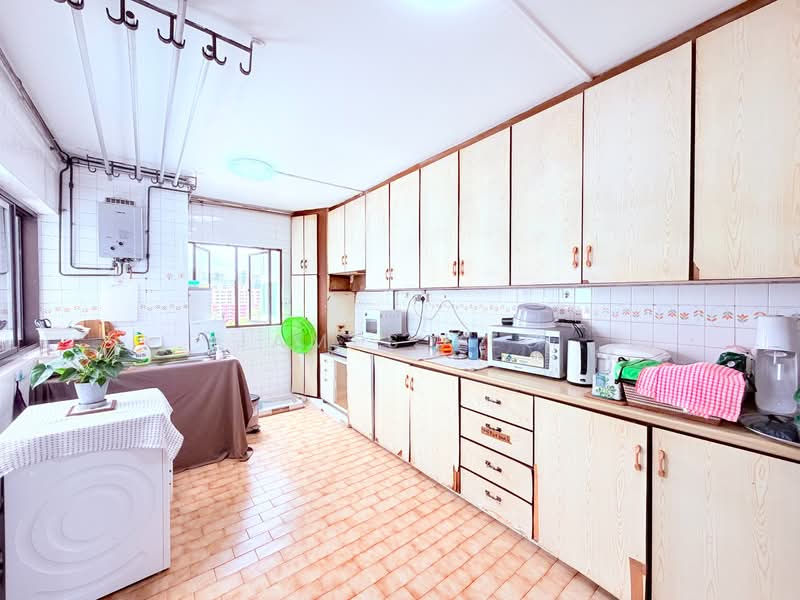9 Jalan Rumah Tinggi HDB Flat For Sale at S$ 849,000 | PropertyGuru Singapore - Kitchen