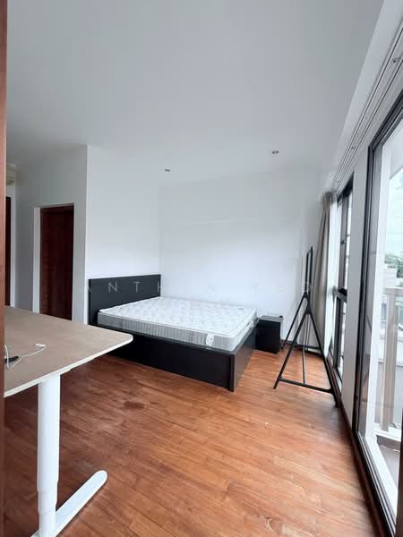 Eleven @ Holland, 11 Holland Link, 5 Bedrooms, 3,735 sqft, Cluster House For Rent, by Anthea Yeo 杨丽娇, 500058531 - Bedroom - PropertyGuru.com.sg