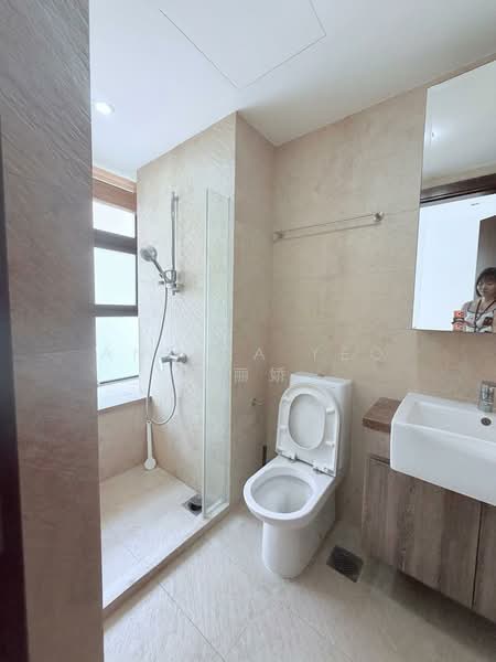 Eleven @ Holland, 11 Holland Link, 5 Bedrooms, 3,735 sqft, Cluster House For Rent, by Anthea Yeo 杨丽娇, 500058531 - Bathroom - PropertyGuru.com.sg