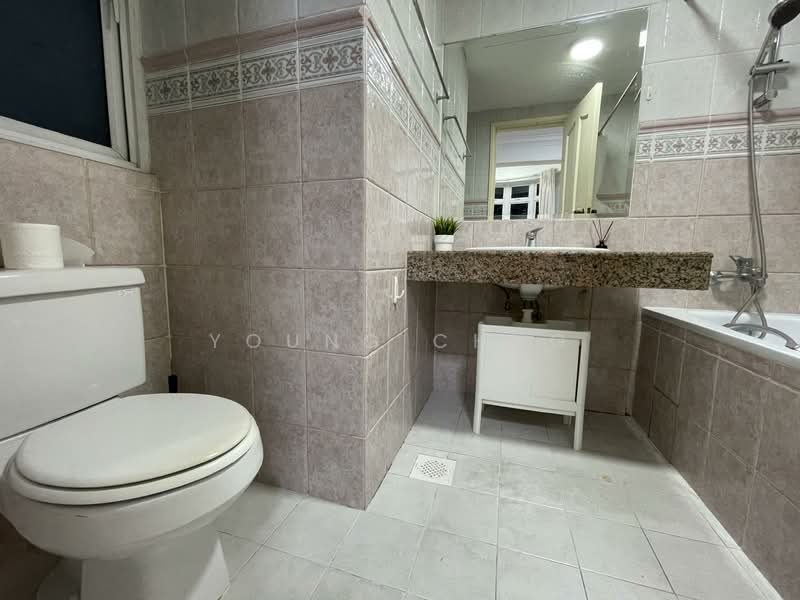 La Crystal, 160 Killiney Road, Room Rental, 200 sqft, Condominium For Rent, by Young Chng, 500058542 - Bathroom - PropertyGuru.com.sg