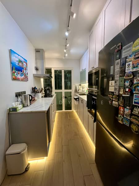 10B Boon Tiong Road HDB Flat For Sale at S$ 1,280,000 | PropertyGuru Singapore - Kitchen