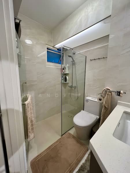 10B Boon Tiong Road HDB Flat For Sale at S$ 1,280,000 | PropertyGuru Singapore - Bathroom