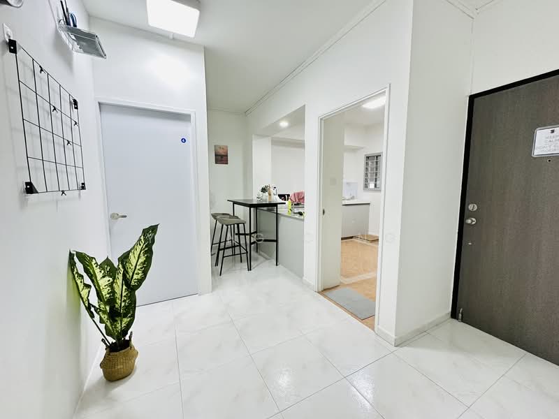 Ridgewood Condominium, 3 Ridgewood Close, Room Rental, 200 sqft, Condominium For Rent, by Young Chng, 500058585 - PropertyGuru.com.sg