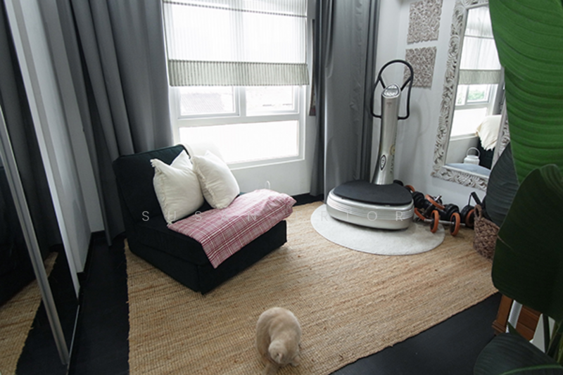 Scintillating Still Designer 3 Bed Apartment For Sale at S$ 2,400,000 | PropertyGuru Singapore