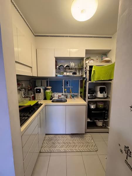 588B Ang Mo Kio Street 52 HDB Flat For Sale at S$ 1,150,000 | PropertyGuru Singapore - Kitchen