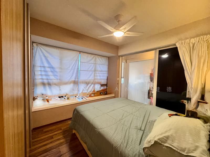 588B Ang Mo Kio Street 52 HDB Flat For Sale at S$ 1,150,000 | PropertyGuru Singapore - Master Bedroom