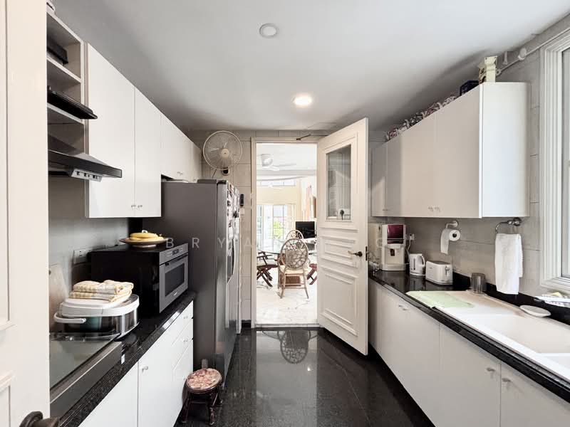 Huge Classic Well Maintained Semi D At Holland Area Semi-Detached House For Sale at S$ 4,550,000 | PropertyGuru Singapore