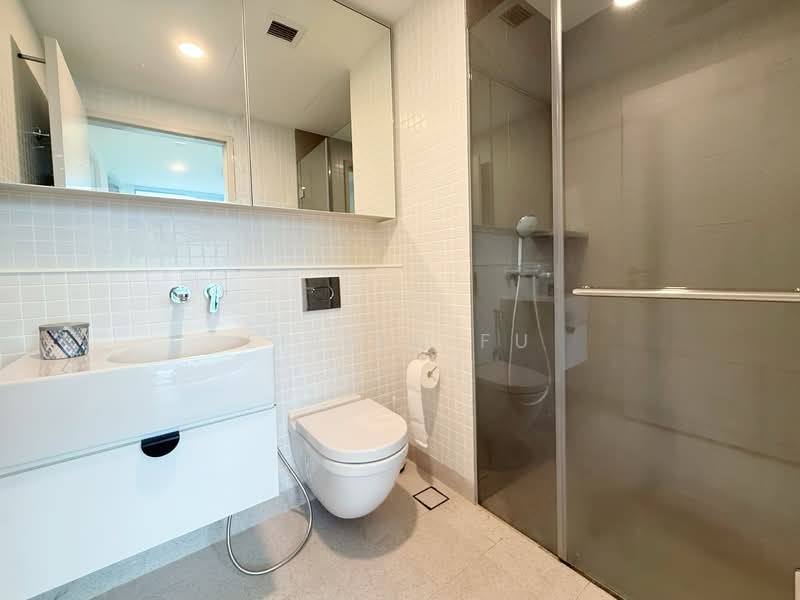 Jui Residences Condominium For Sale at S$ 1,480,000 | PropertyGuru Singapore - Master Bath