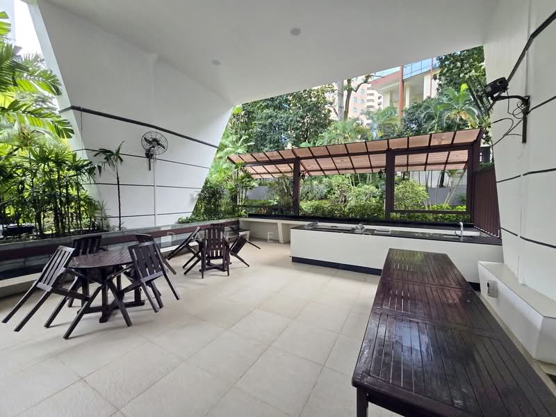 Elizabeth Heights, 57 Cairnhill Road, 4 Bedrooms, 2,600 sqft, Condominium For Rent, by Daniel Ho, 500058612 - Exterior - PropertyGuru.com.sg