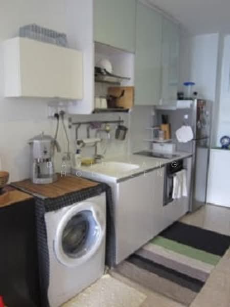 Prestige Heights Apartment For Sale at S$ 1,080,000 | PropertyGuru Singapore - Kitchen