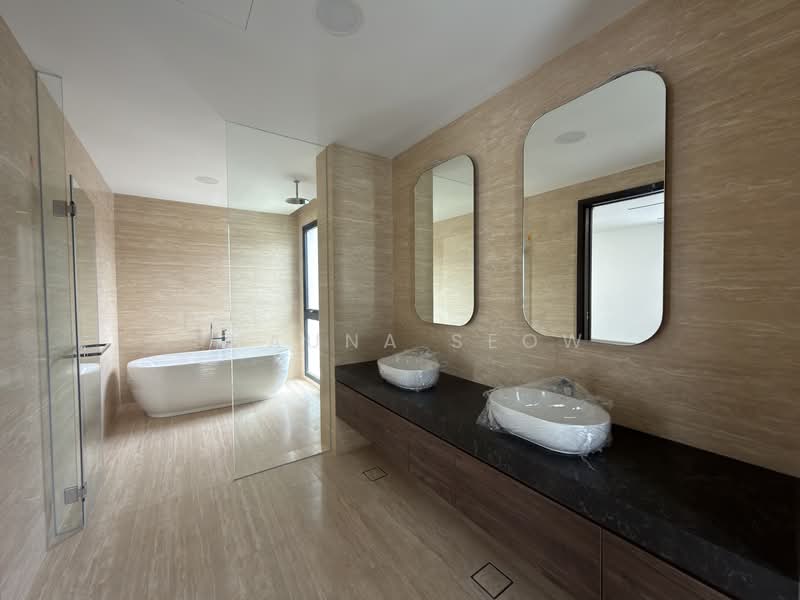 Brand New D10 Detached ❤️ Walk to Henry Park Primary, Grove Drive, 5 Bedrooms, 12,109 sqft, Detached House For Sale, by Shauna Seow, 500058621 - Bathroom - PropertyGuru.com.sg