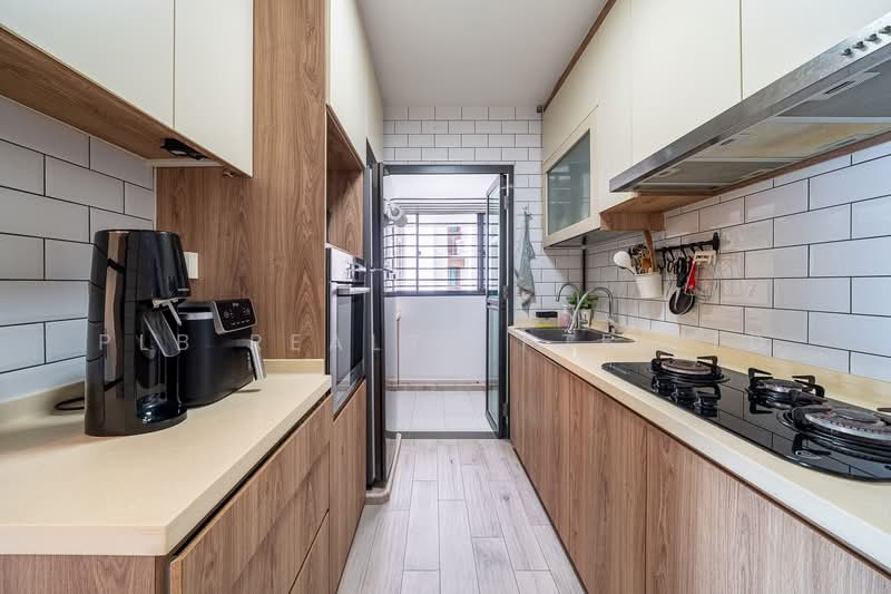 86 Dawson Road HDB Flat For Sale at S$ 1,250,000 | PropertyGuru Singapore - Kitchen