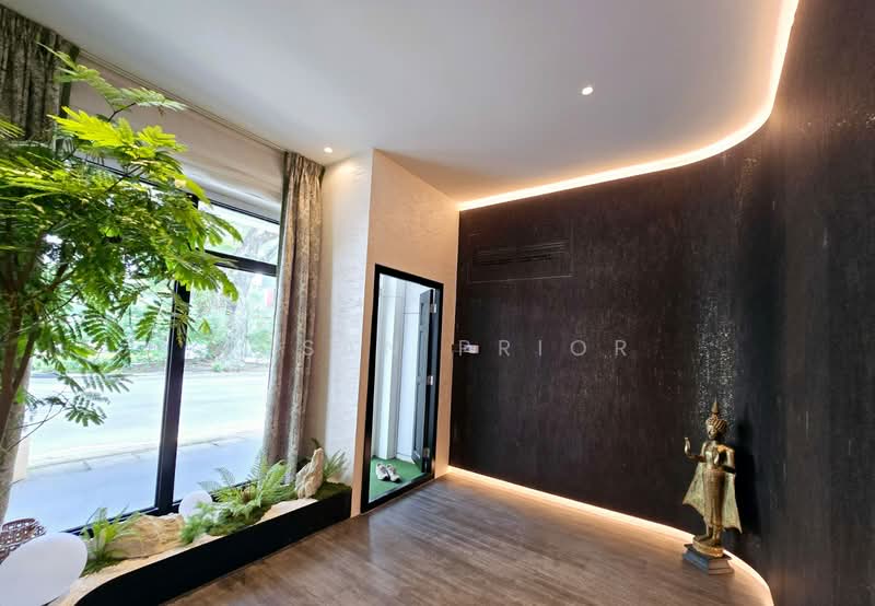 111 Somerset Shophouse!!! Conservation House For Sale at S$ 7,300,000 | PropertyGuru Singapore - Entrance