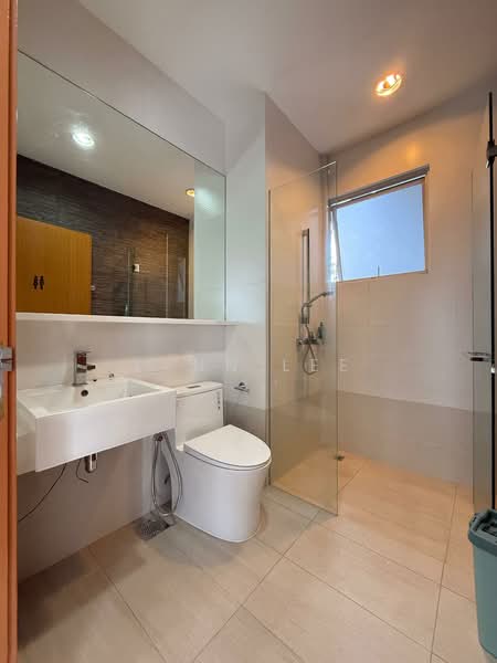 The Greenwich Condominium For Sale at S$ 1,560,000 | PropertyGuru Singapore - Bathroom