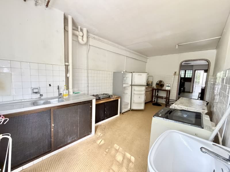 371 Clementi Avenue 4, 371 Clementi Avenue 4, 2 Bedrooms, 732 sqft, HDB Flat For Rent, by Andrew Phee, 500058640 - Kitchen - PropertyGuru.com.sg