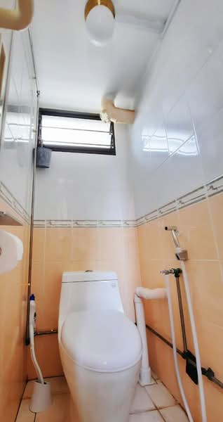 2 Saint George's Road HDB Flat For Sale at S$ 399,999 | PropertyGuru Singapore - Bathroom
