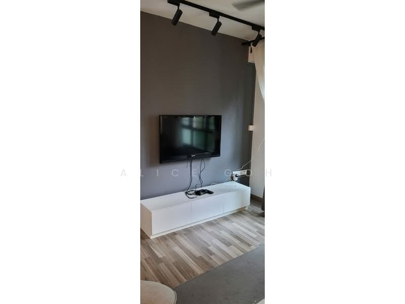 121B Punggol Edge, 121B Edgedale Plains, 3 Bedrooms, 1,001 sqft, HDB Flat For Rent, by Alice Goh, 500058642 - Living Room - PropertyGuru.com.sg