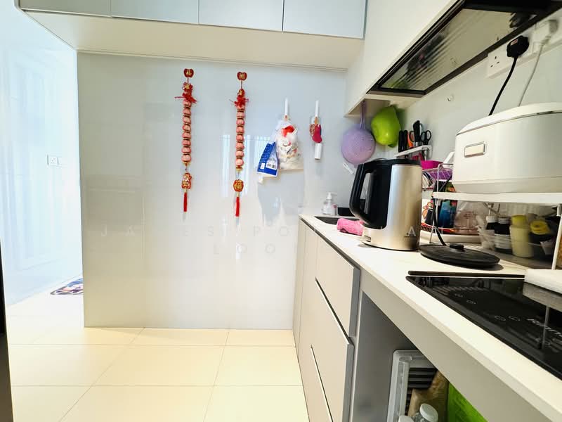 The Amore Executive Condominium For Sale at S$ 1,525,000 | PropertyGuru Singapore - Kitchen