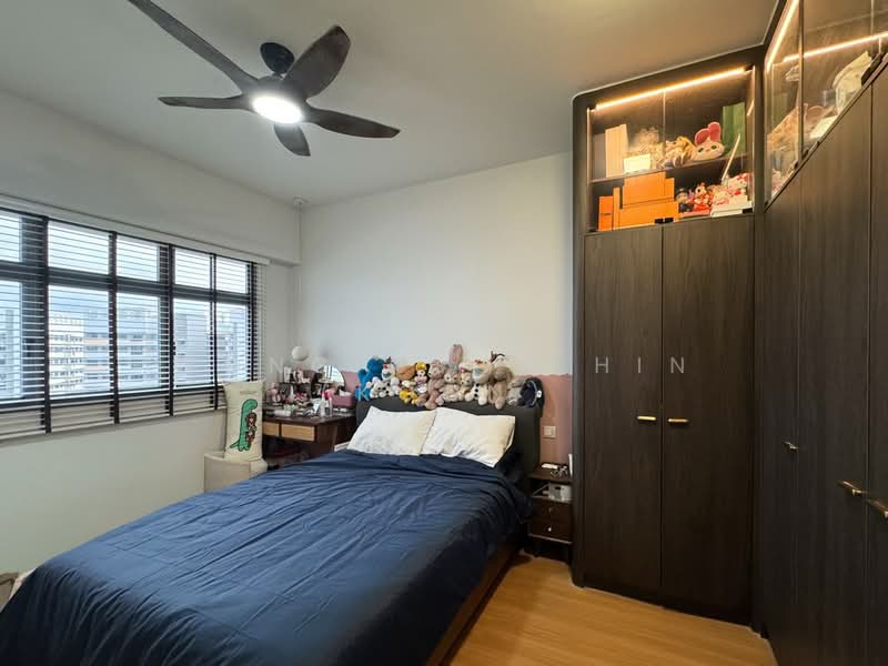618B Tampines Street 61 HDB Flat For Sale at S$ 850,000 | PropertyGuru Singapore - Bedroom