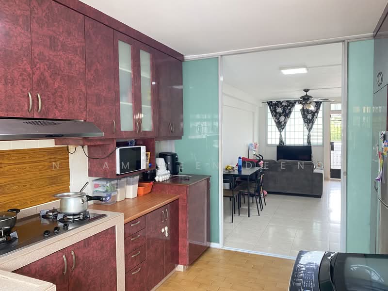 283 Bukit Batok East Avenue 3 HDB Flat For Sale at S$ 399,999 | PropertyGuru Singapore - Kitchen