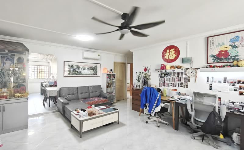 320 Yishun Central HDB Flat For Sale at S$ 569,999 | PropertyGuru Singapore - Living Room
