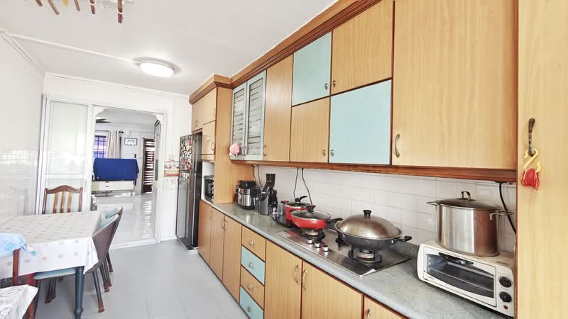 320 Yishun Central HDB Flat For Sale at S$ 569,999 | PropertyGuru Singapore - Kitchen