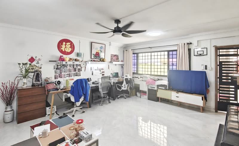 320 Yishun Central HDB Flat For Sale at S$ 569,999 | PropertyGuru Singapore - Living Room