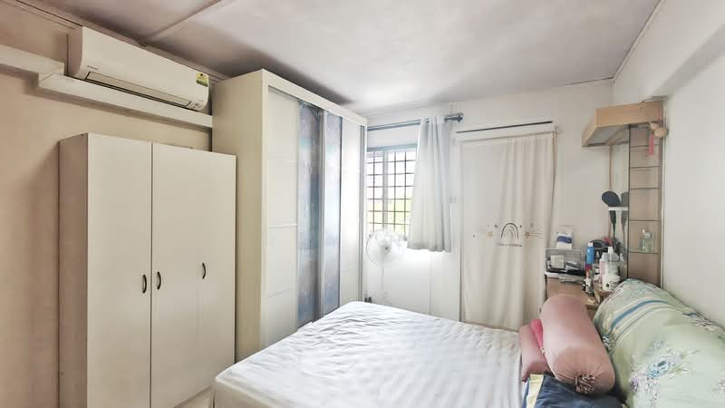 320 Yishun Central HDB Flat For Sale at S$ 569,999 | PropertyGuru Singapore - Master Bedroom