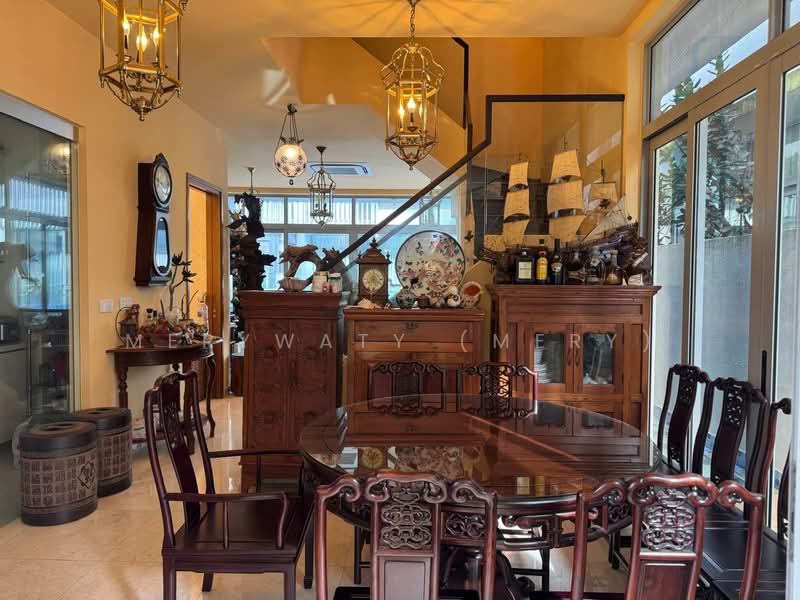 Montclair @ Whitley Cluster House For Sale at S$ 4,300,000 | PropertyGuru Singapore - Dining Room