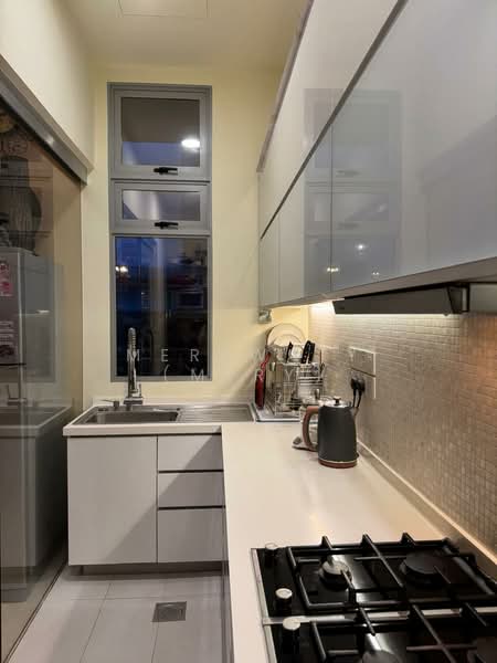 Montclair @ Whitley Cluster House For Sale at S$ 4,300,000 | PropertyGuru Singapore - Kitchen