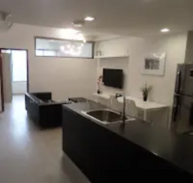 International Plaza Apartment For Sale at S$ 1,480,000 | PropertyGuru Singapore - Living Room