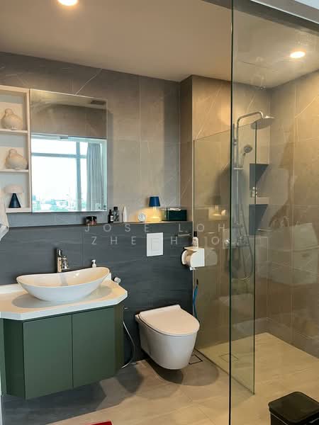 The Trumps Condominium For Sale at S$ 1,799,000 | PropertyGuru Singapore - Bathroom