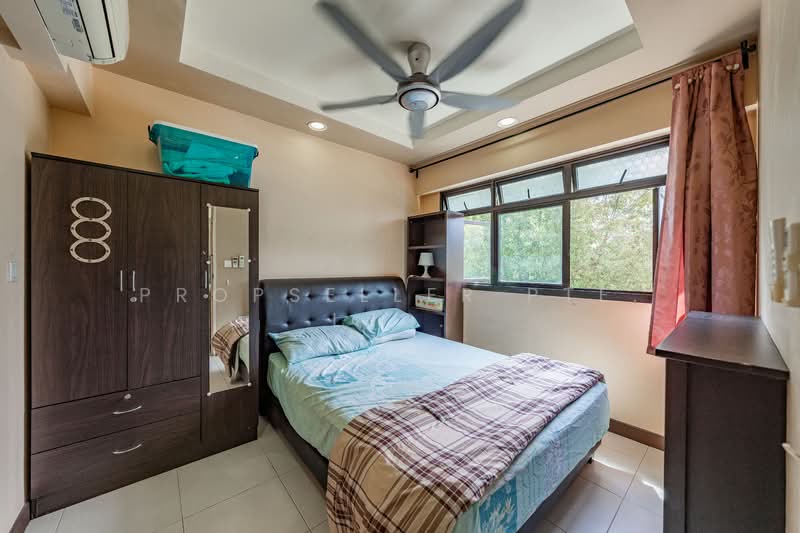 371 Jurong East Street 32 HDB Flat For Sale at S$ 320,000 | PropertyGuru Singapore - Bedroom