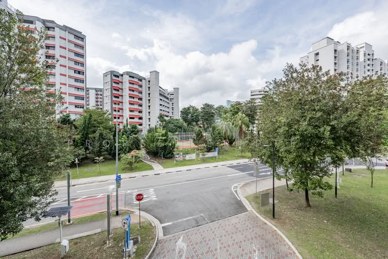 371 Jurong East Street 32 HDB Flat For Sale at S$ 320,000 | PropertyGuru Singapore - Exterior