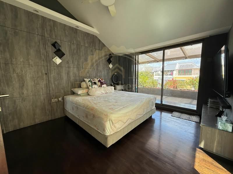 ❤️ D19 SERANGOON GARDENS WELL RENOVATED CORNER TERRACE! Corner Terrace For Sale at S$ 3,980,000 | PropertyGuru Singapore - Bedroom