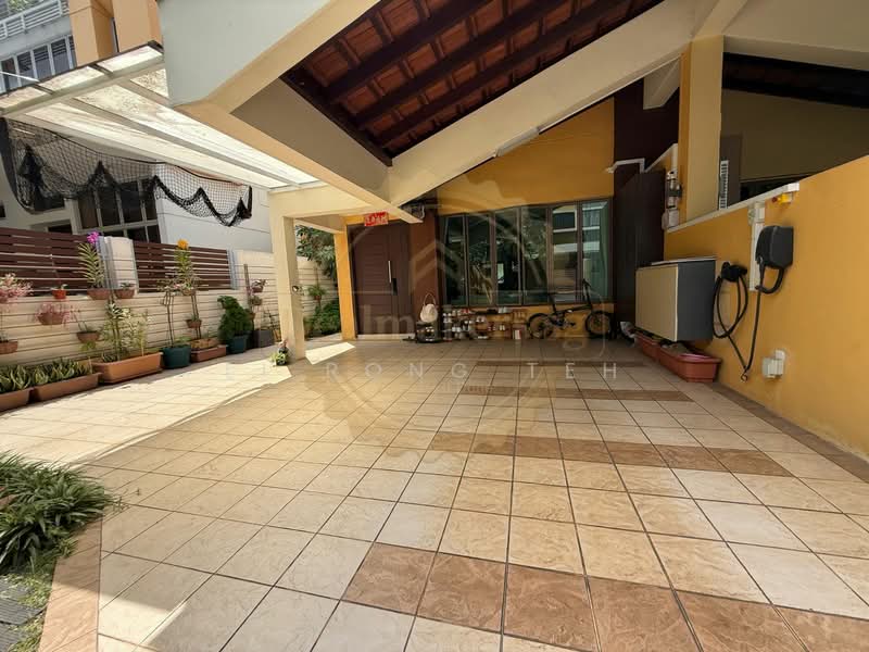 ❤️ D19 SERANGOON GARDENS WELL RENOVATED CORNER TERRACE! Corner Terrace For Sale at S$ 3,980,000 | PropertyGuru Singapore - Exterior