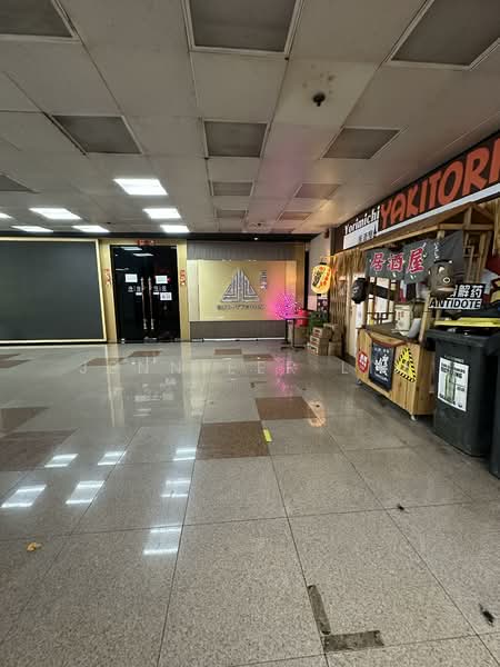 Golden Mile Tower, 6001 Beach Road, 279 sqft, Mall Shop For Sale, by Jennifer Lim, 500058779 - CommercialGuru.com.sg